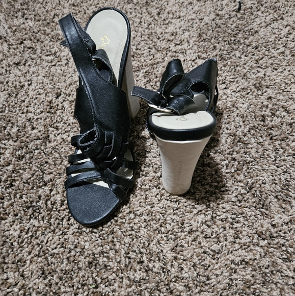 Qupid black / white peep toe sandal heels, 7. - Picture 2 of 4